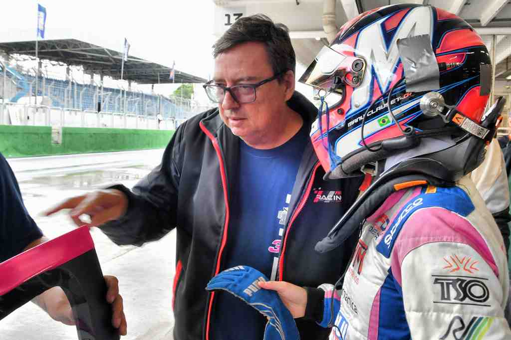 Automobilismo: Grande Prêmio Cidade de São Paulo 1000 Milhas. Campineira Manu Clauset e seu pai largam da sexta posição na categoria