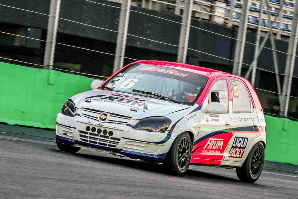 Automobilismo: Manu Clauset “vira a chave” e disputa nova etapa da STR Sitdrive em Interlagos