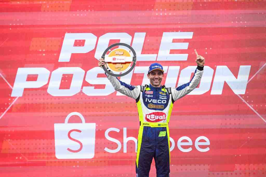 Truck: Danilo Dirani encara chuva forte e leva Troféu Shopee Pole Position em Cascavel