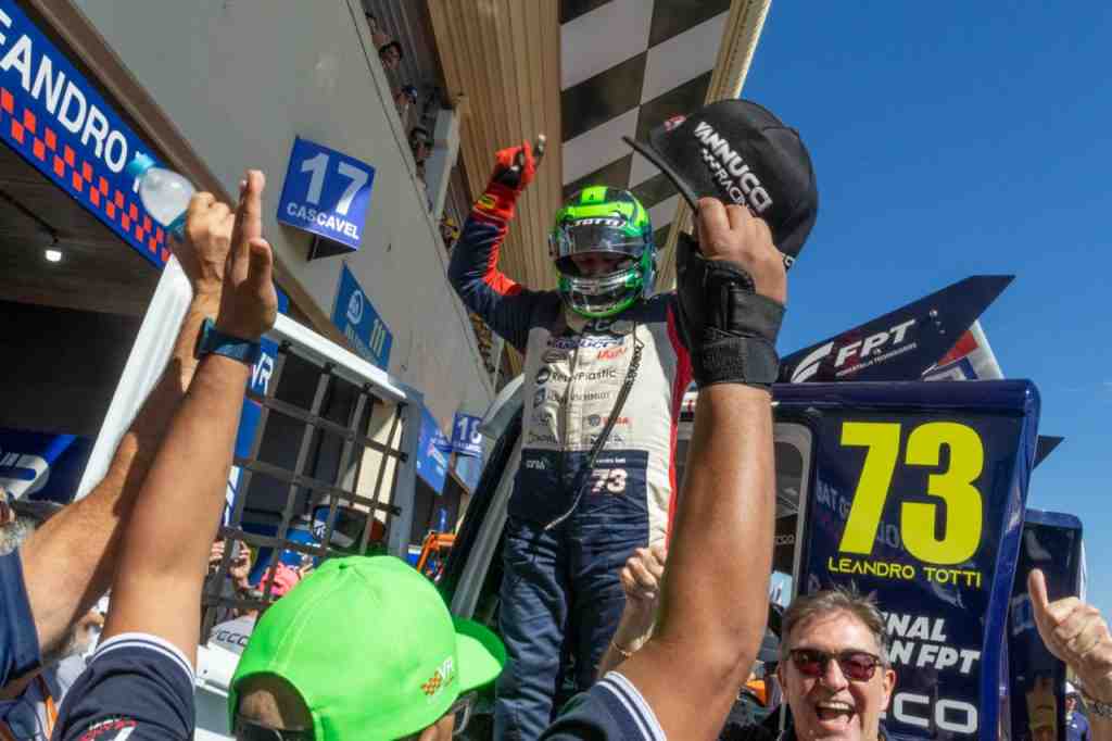 Truck: Leandro Totti tem domingo impecável e vence duas vezes com a Vannucci Racing em Cascavel na Copa Truck