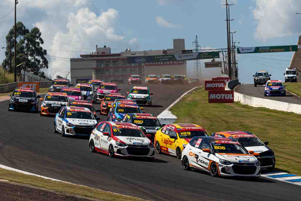 Turismo Nacional: Goiânia recebe categoria com campeonato embolado após Cascavel