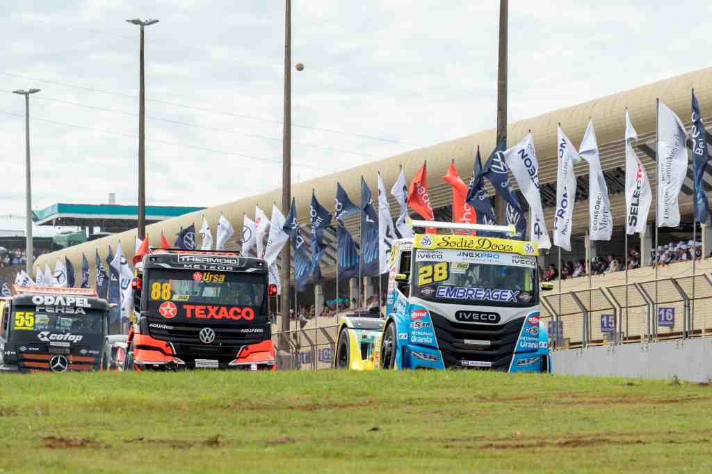 Copa Truck: Danilo Dirani leva Iveco Usual Racing ao quarto lugar em Cascavel e segue na briga pelo título