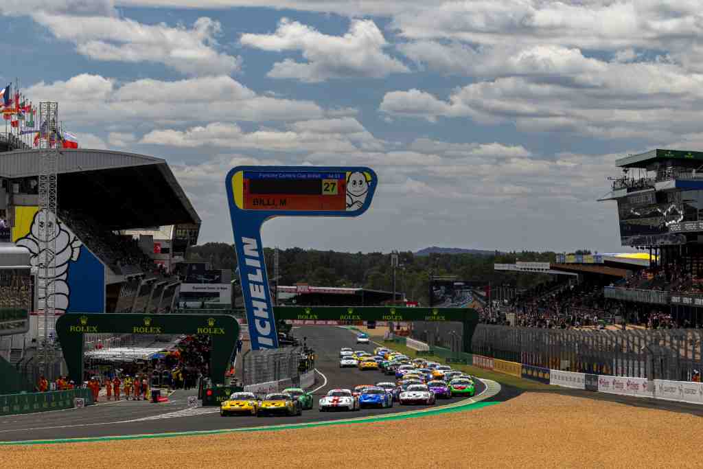 Porsche Cup: Jeff Giassi bate Marçal Muller por 0.144s em épica batalha da Porsche Cup Brasil C6 Bank em Le Mans