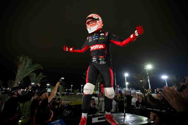 StockCar: Piquet segura a pressão de Fraga e vence a corrida noturna da Bradesco Stock Pro Series em Cuiabá