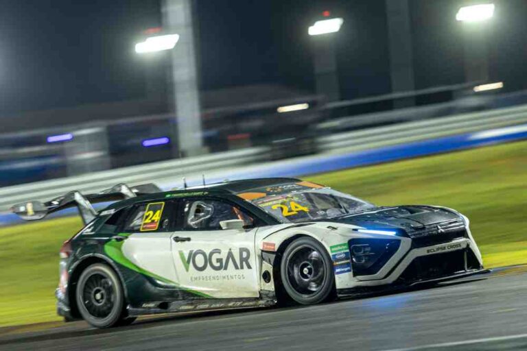 StockCar: O primeiro pouso do Albatroz no Velocittá