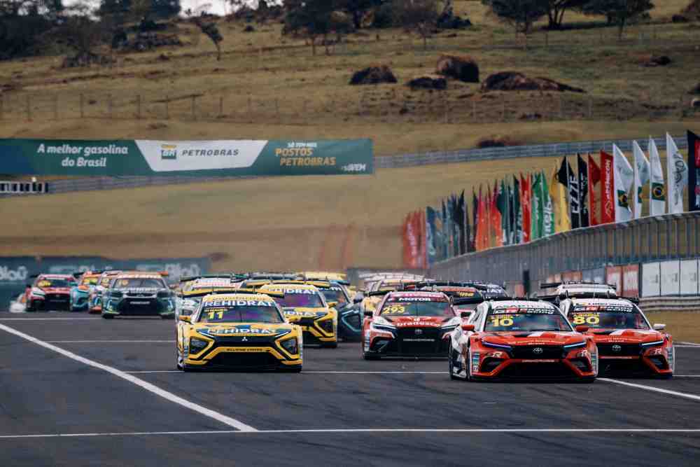 StockCar: Gaetano Di Mauro vence a corrida sprint do Velocitta pela Bradesco Stock Pro Series